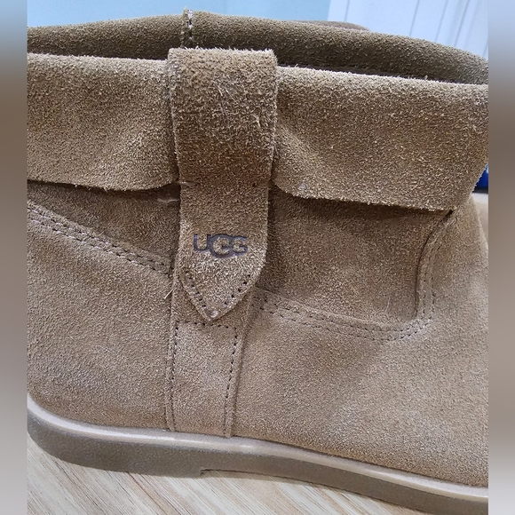 Ugg womens flat bootie boots. Tan suede. NWOT  sz. 8.5 - Picture 2 of 11
